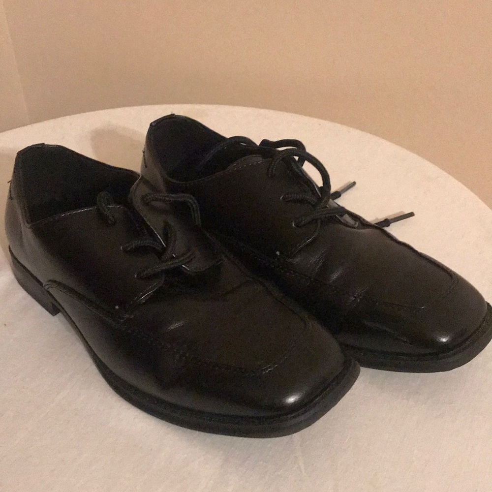 Dress shoes